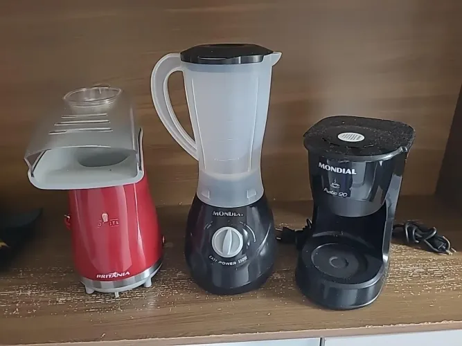 Cafeteira, liquidificador e Pipoqueira