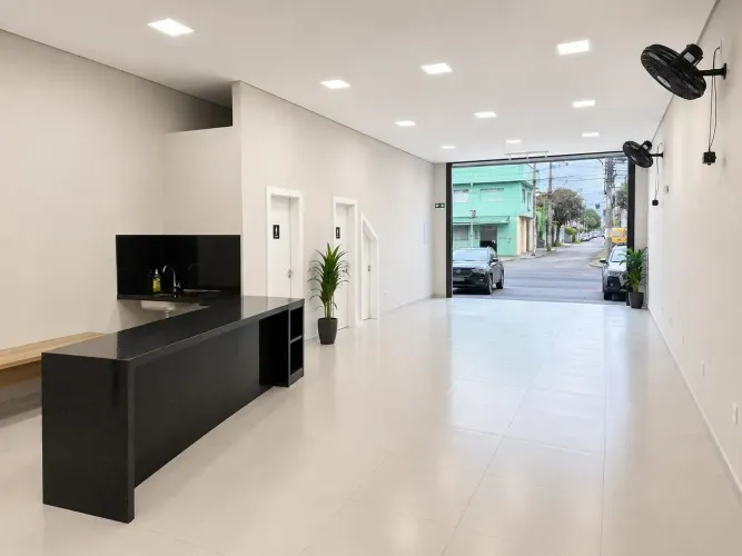 Ponto comercial/Loja/Box para aluguel tem 100 metros quadrados