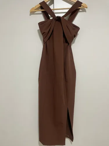 Vestido tubinho marrom