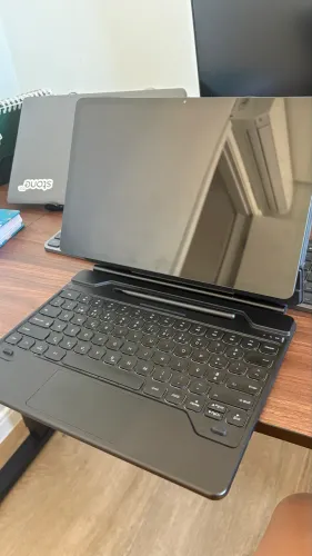Tablet S7 FE + case com teclado bluetooth