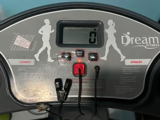 Esteira elétrica Dream Fitness, modelo DR 1600