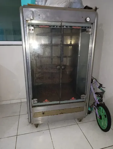 Máquina de assar frango giratória
