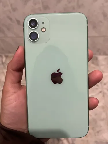 iPhone 11 64Gb 72 % bateria