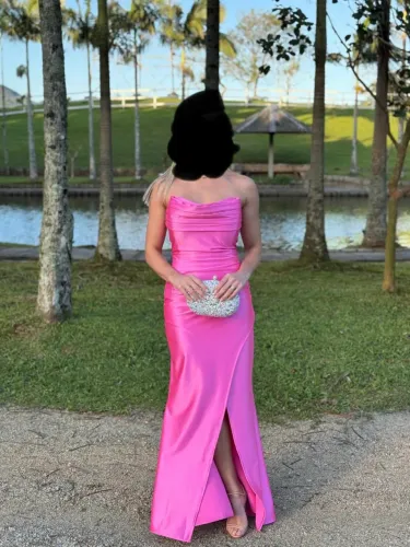 Vendo vestido de festa