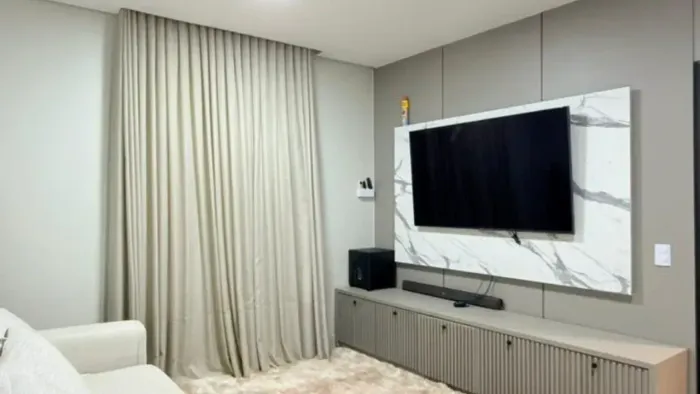 Imóvel para aluguel possui 298 metros quadrados com 3 quartos em Condomínio Belvedere - Cu