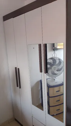 Guarda-roupa de solteiro