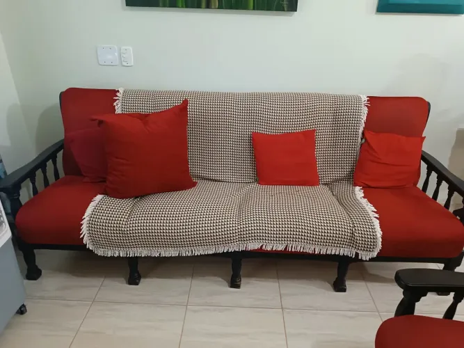 Sofá em madeira