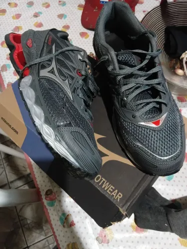 Tenis mizuno num 43 primeira linha