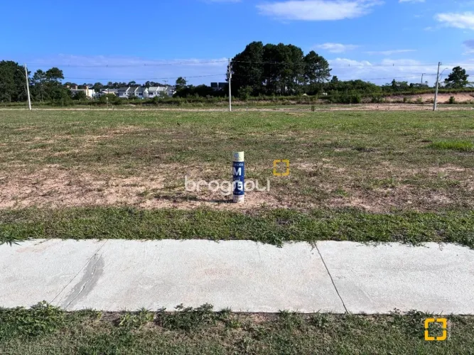 Brognoli Vende: Terreno de 600m² com Escritura Pública em Florianópolis