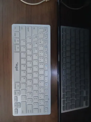 Vendo teclado novo no valor de 90 reias pega bluetooth no celular e no PC com 2 pilhas
