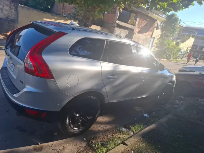 Volvo XC 60 2.0 T5 5P 2011