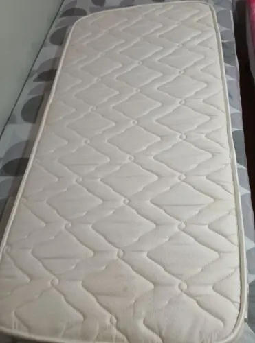 Colchão de Espuma em ótimo estado, muito pouco uso.