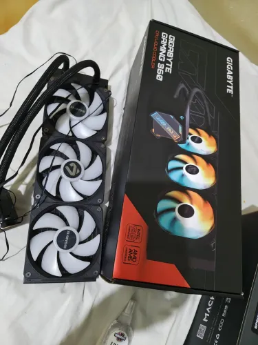 Water Cooler Gigabyte Gaming 360 RGB 360mm