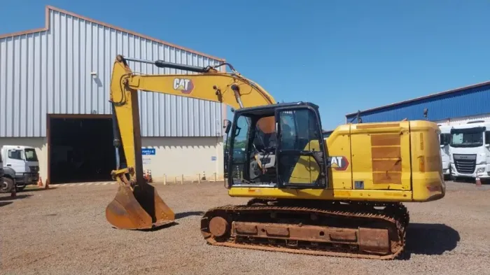 escavadeira caterpillar 320 GC ano 2020