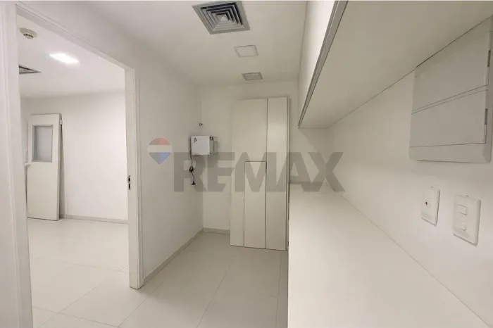Sala Comercial 29m² Alphaville 1 | Exclusiva Saúde, Vaga, Imóvel Pronto.Alpha Medical Cent