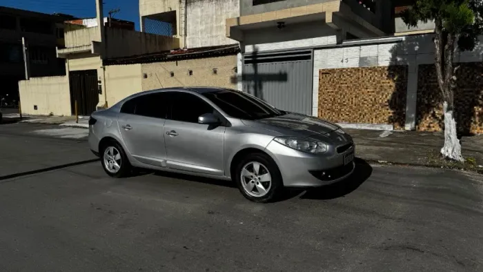 Renault Fluence Sed. Dynamique 2.0 16V Flex Aut. 2013