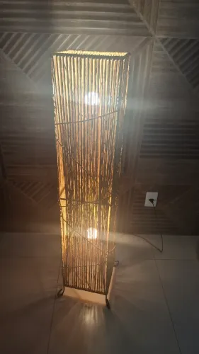 Luminária de Chão Retrô (127v)