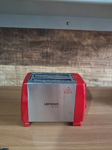 Torradeira elétrica Lenoxx - Nova