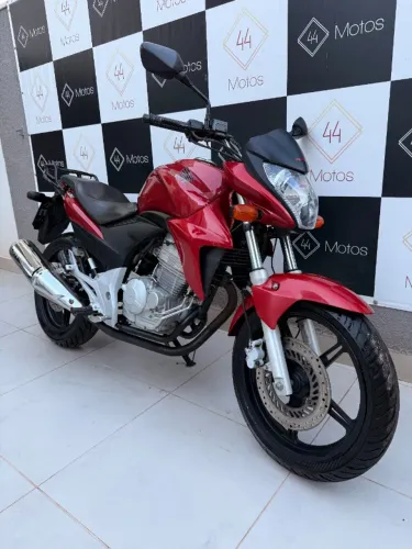 Honda CB 300R 2013