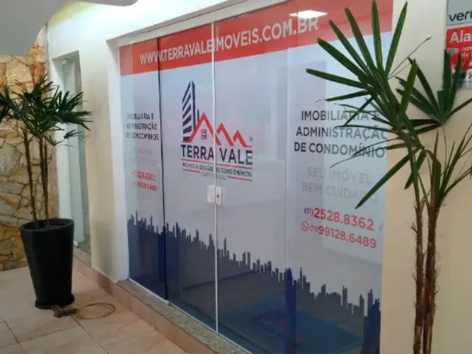 Adesivo Para Vitrine - Divulgar Gráfica