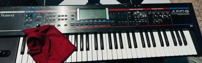 Teclado Roland juno G ! Troco por controlador com volta