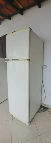 Geladeira com defeito