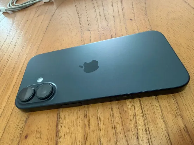 iPhone 16 128GB