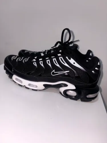 VENDO TENIS NUMERO 41