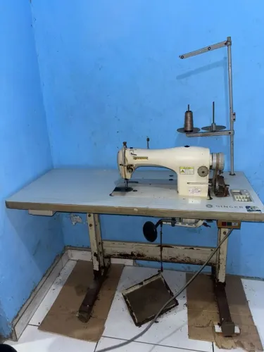 Vende-se máquina reta industrial 