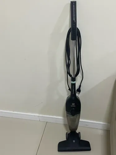 Aspirador de pó e espelho 