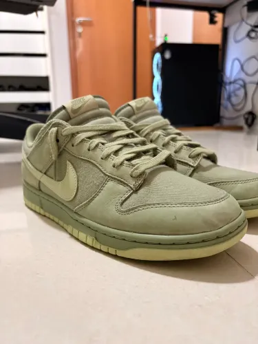 Dunk Low Oil Green and Olive Aura