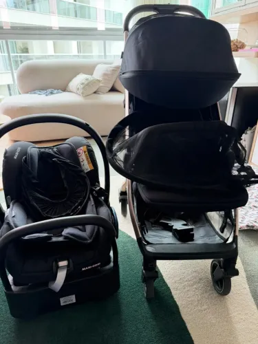 Conjunto Maxi-Cosi Eva 3: Carrinho + Bebê Conforto + Base
