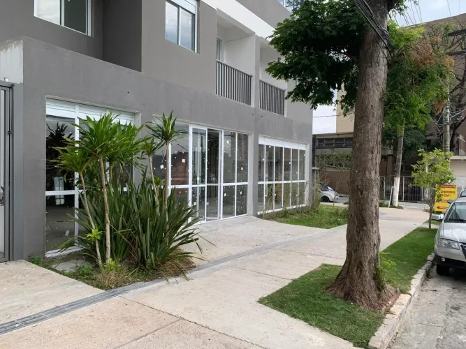 Loja Térrea com 118m² e Fachada Envidraçada no DOT Vila das Belezas