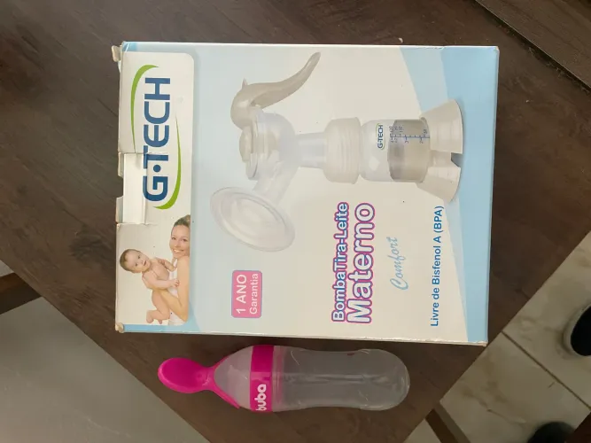 Bomba Tira Leite Materno Manual Confort G-Tech com mamadeira Buba