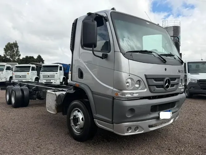 Mercedes Benz Accelo 1016 6x2 13/13 350.043 Km R$ 220.000,00 av