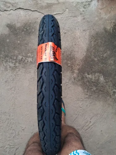 Pneu sem câmara titan traseiro marca Levorin dakar 2 medida 90/90-18 marca