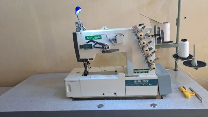 Máquina Galoneira Industrial Siruba F007H com Servo Motor Silencioso