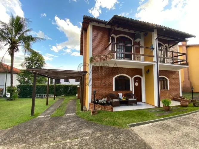 Casa duplex no tranquilo bairro de Penedo, em Itatiaia-RJ