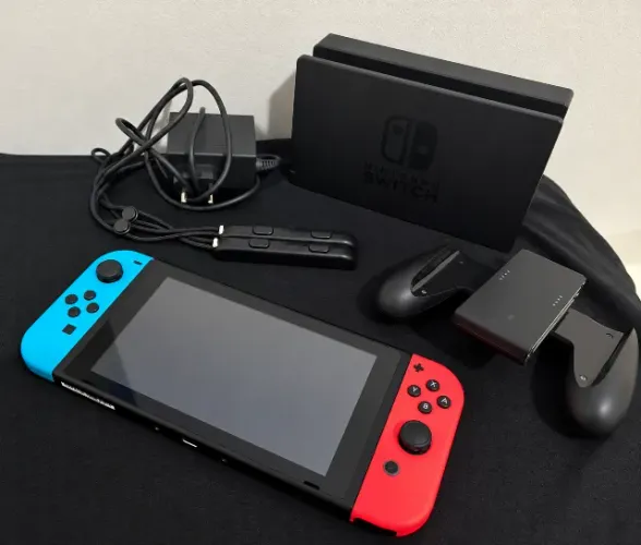 Nintendo Switch 1 Desboloqueado Cartão SD 256 gb 4 joycon
