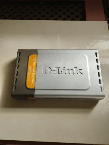 Roteador D-Link 10/100 fast Ethernet Seitch