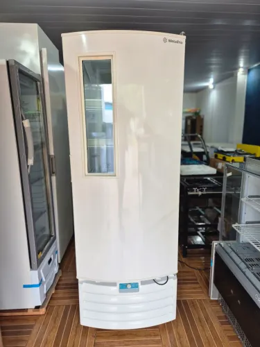 Freezer vertical Metalfrio 550 litros 