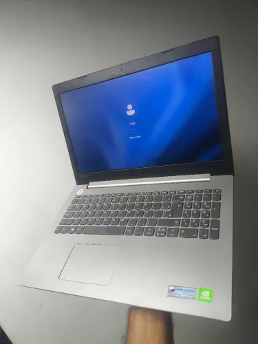 Notebook Lenovo i7 8ger. 8gb ddr4, ssd 240gb, placa de vídeo dedicada NVIDEA 2gb.
