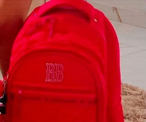 Mochila da Rebeca bombom nova