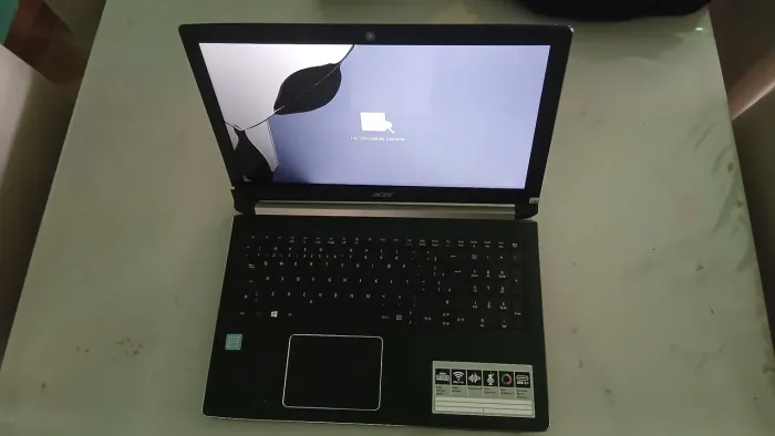 Notebook Accer i5 7 Geração- tela quebrada