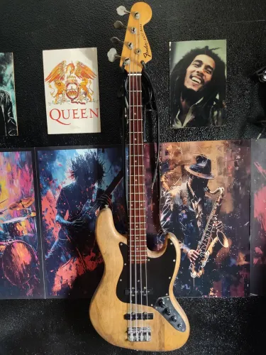 Contra baixo Jazz Bass