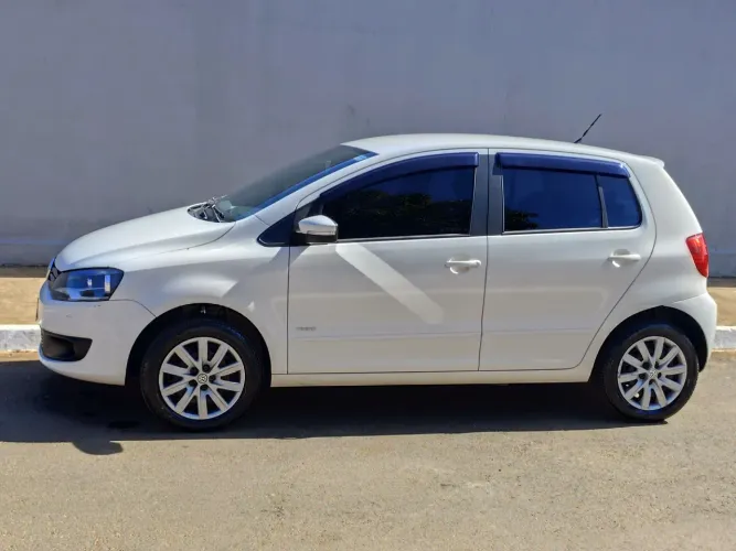 Volkswagen Fox 1.0 MI Total Flex 8V 5P 2013