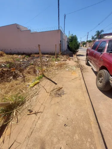 Lote a venda Bairro Carmelo.