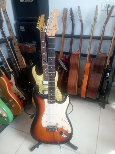 Squier Fender Novíssima !!!