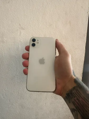 11 64 ?100% Face ID OK