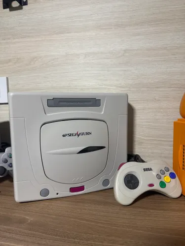 Console Sega Saturn HST3220 - Muito novo